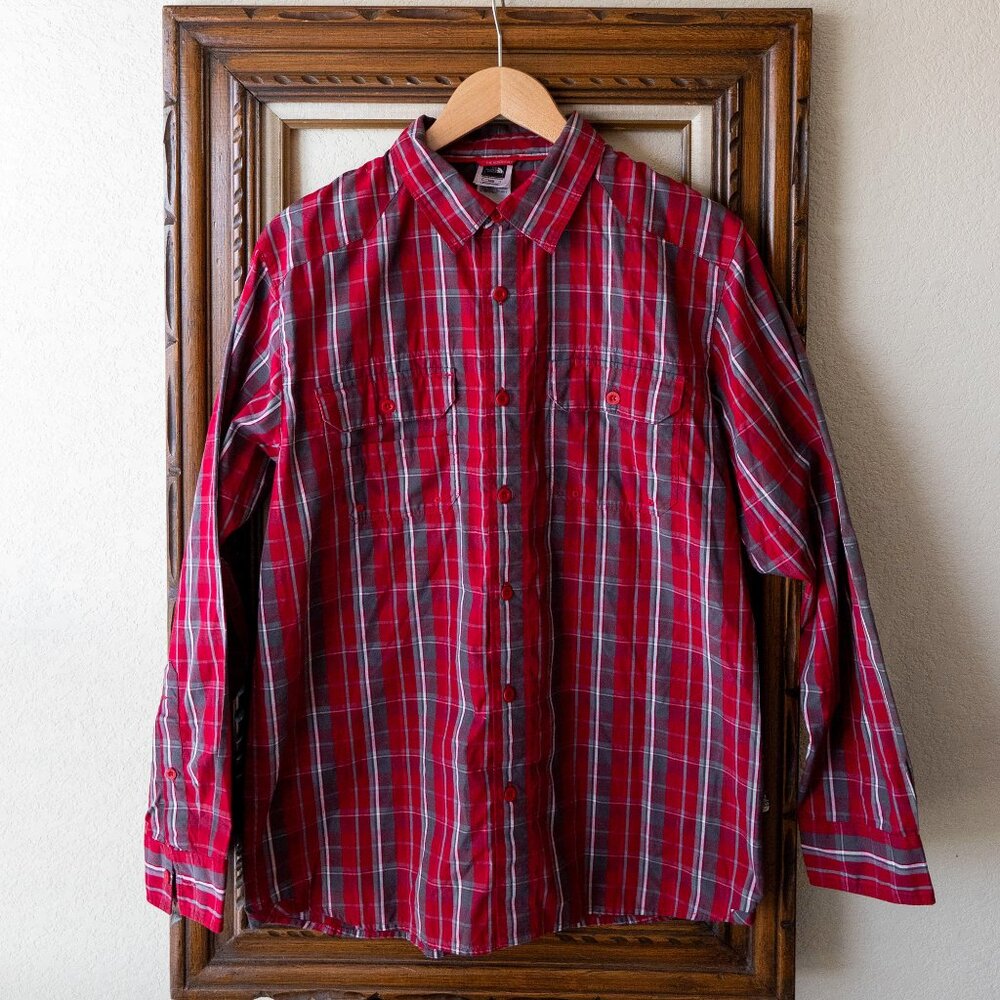 The North Face Men’s Sz Medium Red Gray Plaid Long Sleeve Button-Up Shirt Hiking